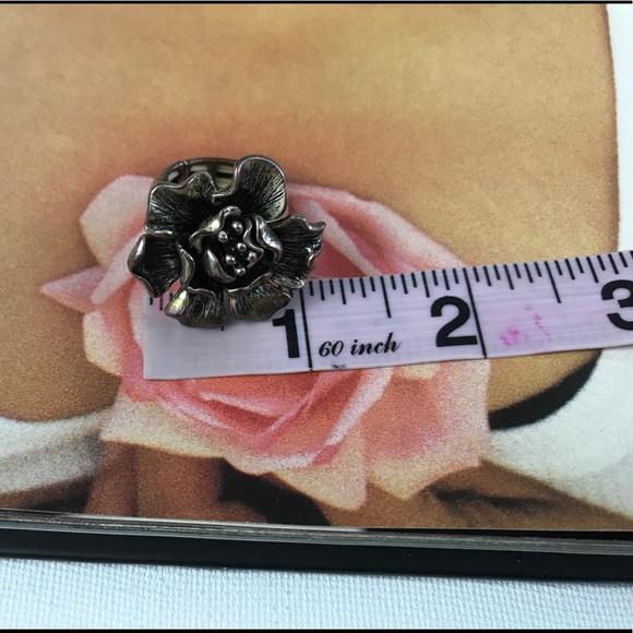 Vintage big floral stretch ring - Picture 5 of 5